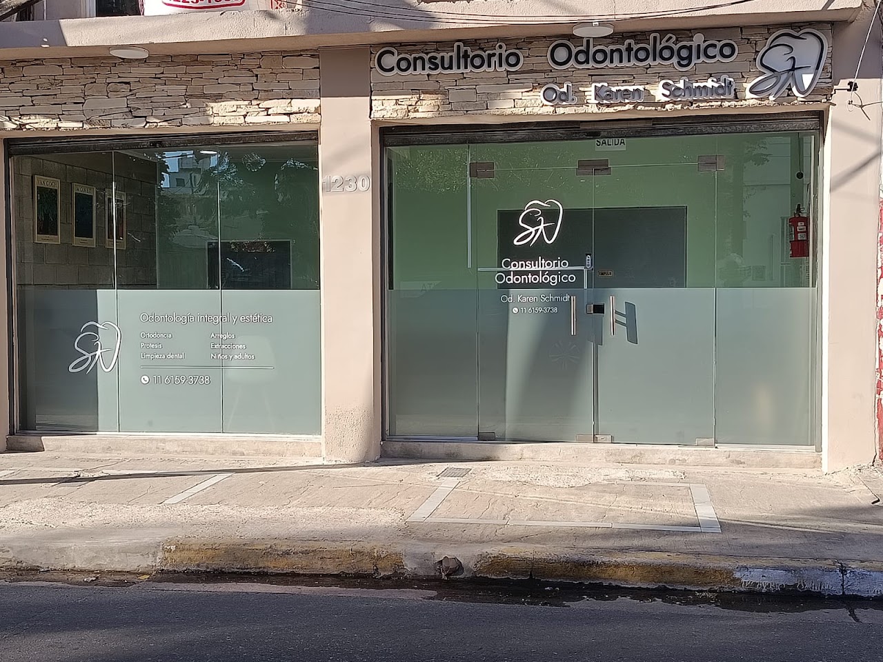 Fachada del Consultorio Odontológico Karen Schmidt